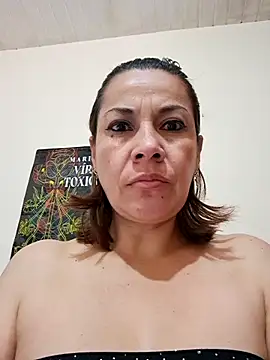 Snapshot of Zaralu_ chatting on May 16, 1:32 pm Zaralu online show from May 16, 1:32 pm