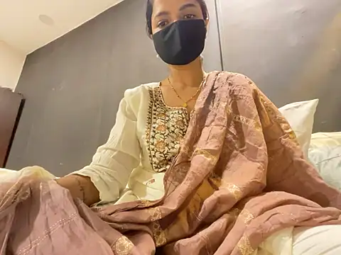 MaYaa  11 online show from March 9, 6:00 pm