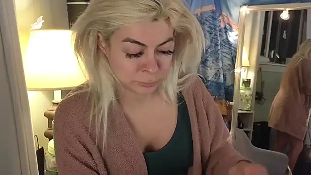 Snapshot of cunty_tranny_lydia chatting on March 12, 5:24 am cunty tranny lydia online show from March 12, 5:24 am