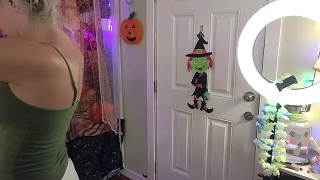 Snapshot of cunty_tranny_lydia chatting on October 11, 4:22 am cunty tranny lydia online show from October 11, 4:22 am