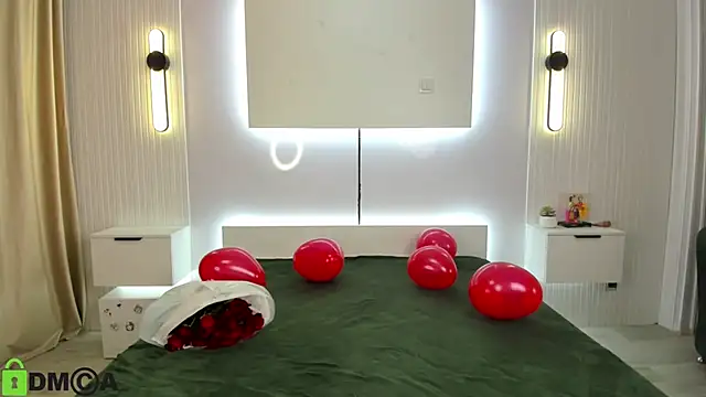 Snapshot of Lola_Peach chatting on February 14, 6:12 am Lola Peach online show from February 14, 6:12 am