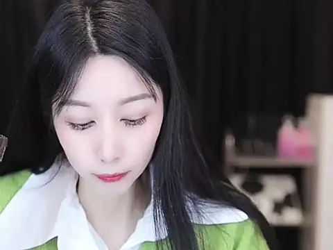 Nuyoah-77 online show from October 21, 4:30 pm