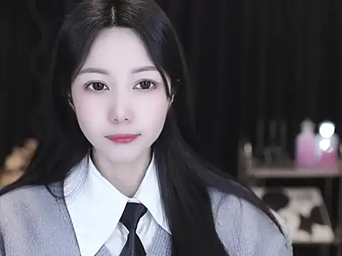 Nuyoah-77 online show from March 8, 7:45 am