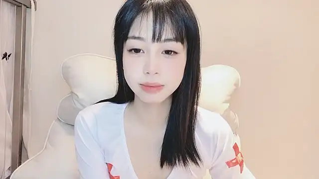 Snapshot of -Hottie chatting on December 10, 3:01 pm -Hottie online show from December 10, 3:01 pm