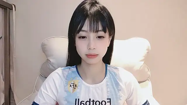 Snapshot of -Hottie chatting on December 13, 3:11 pm -Hottie online show from December 13, 3:11 pm