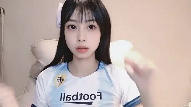 Snapshot of -Hottie chatting on December 13, 6:16 pm -Hottie online show from December 13, 6:16 pm