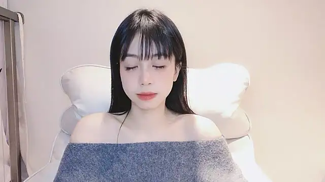 Snapshot of -Hottie chatting on December 15, 3:31 pm -Hottie online show from December 15, 3:31 pm