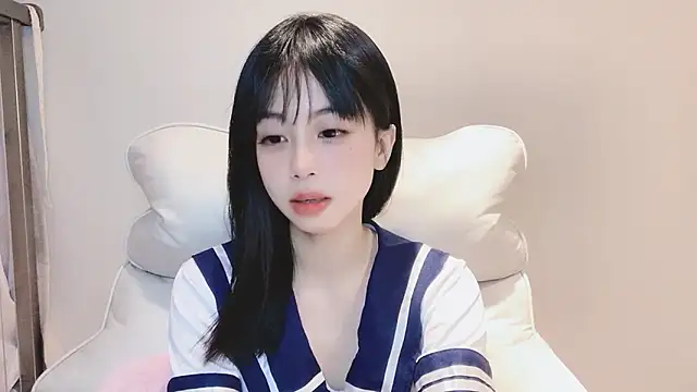 Snapshot of -Hottie chatting on December 17, 6:20 pm -Hottie online show from December 17, 6:20 pm