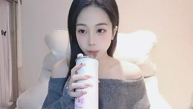 Snapshot of -Hottie chatting on December 22, 4:17 pm -Hottie online show from December 22, 4:17 pm