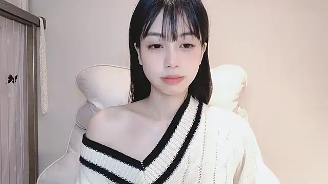 Snapshot of -Hottie chatting on December 26, 6:33 pm -Hottie online show from December 26, 6:33 pm