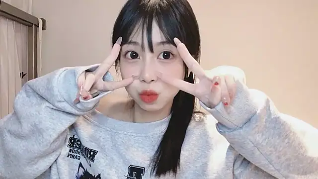 Snapshot of -Hottie chatting on January 4, 6:30 pm -Hottie online show from January 4, 6:30 pm