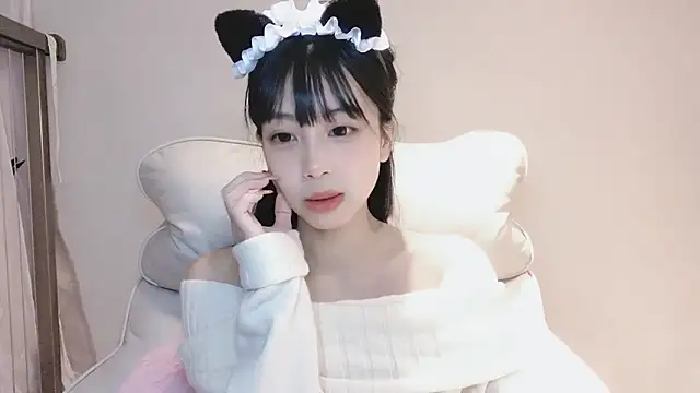 Snapshot of -Hottie chatting on January 5, 6:45 pm -Hottie online show from January 5, 6:45 pm