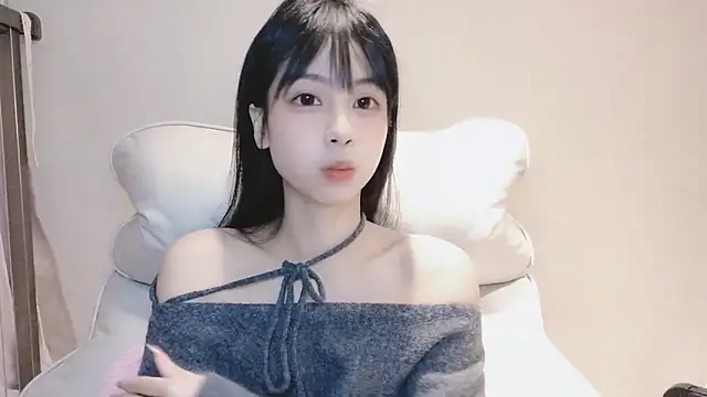 Snapshot of -Hottie chatting on January 8, 3:17 pm -Hottie online show from January 8, 3:17 pm