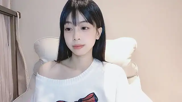 Snapshot of -Hottie chatting on January 13, 4:41 pm -Hottie online show from January 13, 4:41 pm