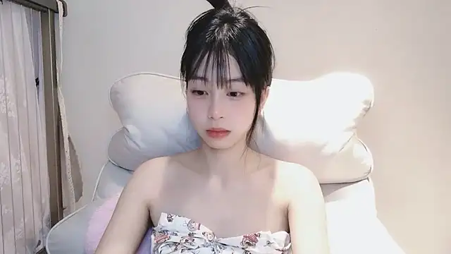 Snapshot of -Hottie chatting on January 17, 6:12 pm -Hottie online show from January 17, 6:12 pm