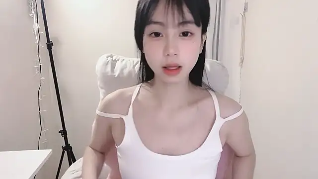 Snapshot of -Hottie chatting on February 25, 6:42 pm -Hottie online show from February 25, 6:42 pm