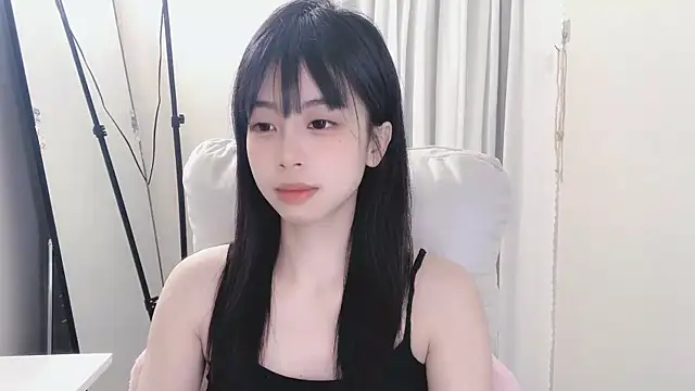 Snapshot of -Hottie chatting on February 28, 3:37 pm -Hottie online show from February 28, 3:37 pm