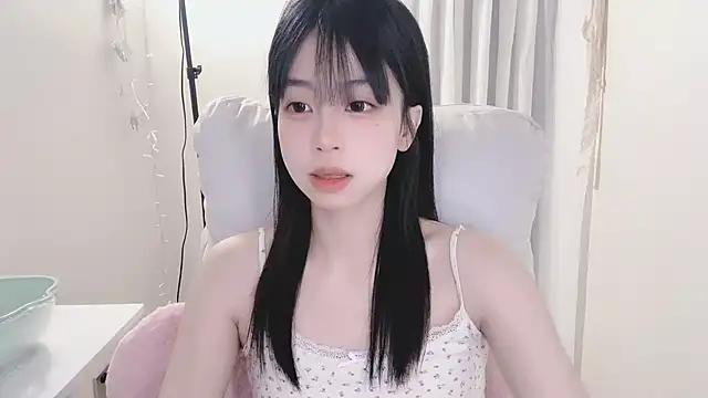 Snapshot of -Hottie chatting on March 14, 4:51 pm -Hottie online show from March 14, 4:51 pm