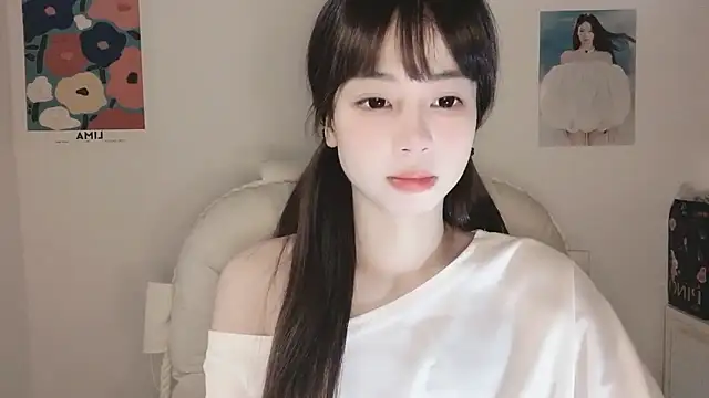 Snapshot of -Hottie chatting on September 30, 4:56 pm -Hottie online show from September 30, 4:56 pm