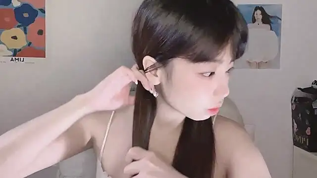 Snapshot of -Hottie chatting on October 14, 3:24 pm -Hottie online show from October 14, 3:24 pm