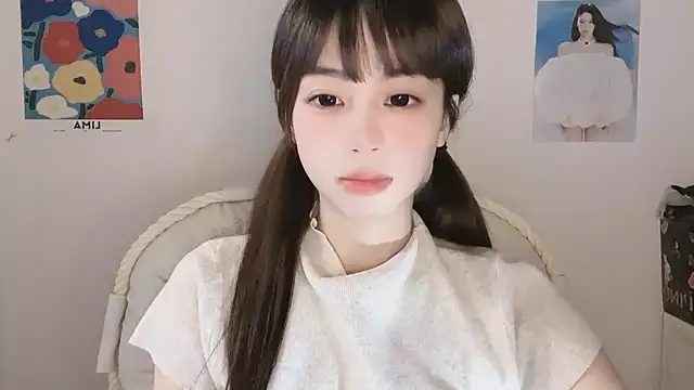 Snapshot of -Hottie chatting on October 21, 6:36 am -Hottie online show from October 21, 6:36 am