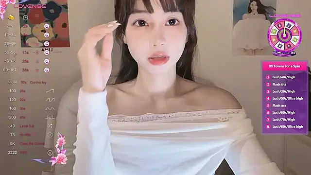 Snapshot of -Hottie chatting on October 23, 4:17 pm -Hottie online show from October 23, 4:17 pm