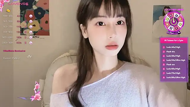 Snapshot of -Hottie chatting on October 24, 4:14 pm -Hottie online show from October 24, 4:14 pm