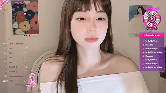 Snapshot of -Hottie chatting on October 30, 4:08 pm -Hottie online show from October 30, 4:08 pm