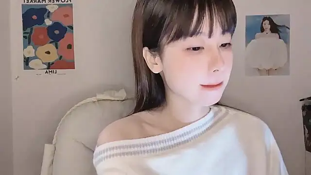 Snapshot of -Hottie chatting on November 18, 4:11 pm -Hottie online show from November 18, 4:11 pm