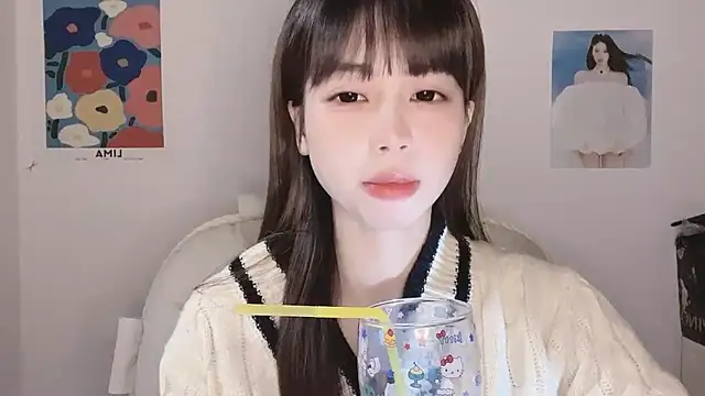 Snapshot of -Hottie chatting on November 20, 4:07 pm -Hottie online show from November 20, 4:07 pm