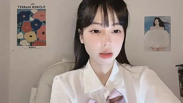 Snapshot of -Hottie chatting on December 2, 4:02 pm -Hottie online show from December 2, 4:02 pm