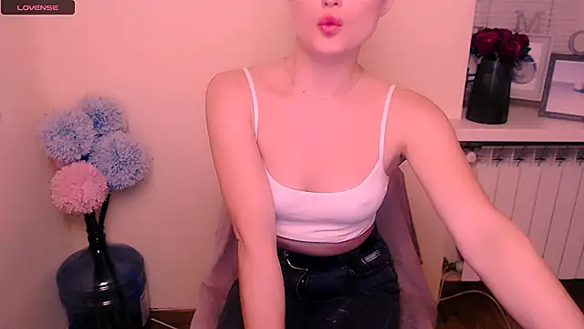 Felliciya online show from March 4, 8:35 am