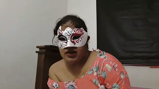 Snapshot of Maya8175 chatting on February 22, 5:35 pm Maya8175 online show from February 22, 5:35 pm