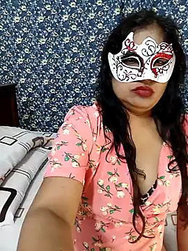 Snapshot of Maya8175 chatting on March 1, 1:32 am Maya8175 online show from March 1, 1:32 am