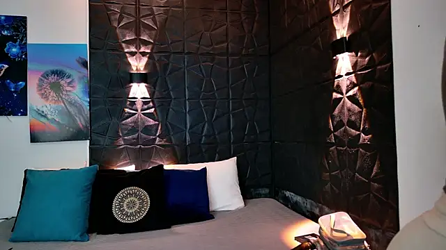 Snapshot of graceymilf666 chatting on December 4, 11:30 am graceymilf666 online show from December 4, 11:30 am