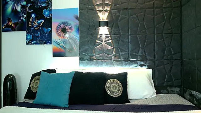 Snapshot of graceymilf666 chatting on December 17, 12:11 pm graceymilf666 online show from December 17, 12:11 pm