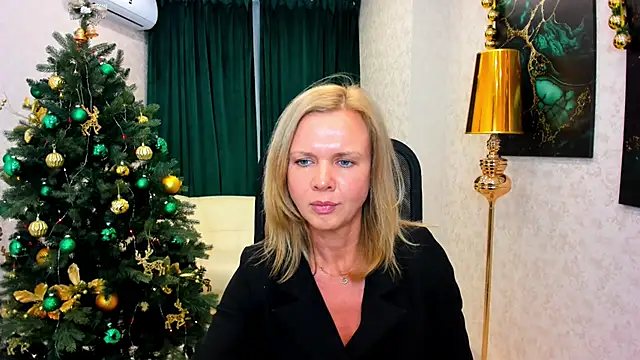 Snapshot of AgathaKlouin chatting on December 28, 7:22 am AgathaKlouin online show from December 28, 7:22 am