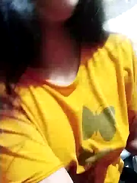 Snapshot of Hotty-Divya chatting on December 31, 8:26 am Hotty-Divya online show from December 31, 8:26 am