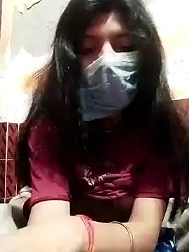 Snapshot of Hotty-Divya chatting on January 17, 1:35 pm Hotty-Divya online show from January 17, 1:35 pm