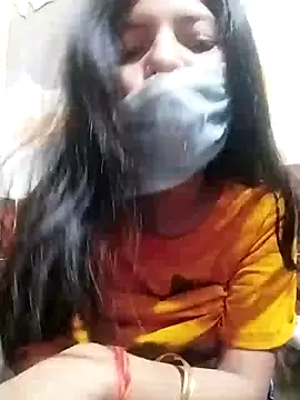 Snapshot of Hotty-Divya chatting on January 18, 9:34 am Hotty-Divya online show from January 18, 9:34 am