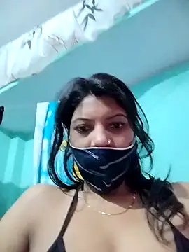 Snapshot of Hotty-Divya chatting on October 6, 2:42 am Hotty-Divya online show from October 6, 2:42 am