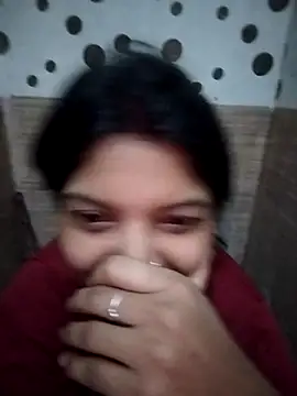 Snapshot of Hotty-Divya chatting on November 5, 1:11 pm Hotty-Divya online show from November 5, 1:11 pm