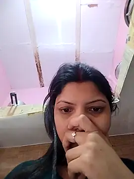 Snapshot of Hotty-Divya chatting on March 24, 6:07 am Hotty-Divya online show from March 24, 6:07 am