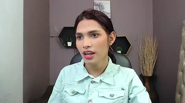 Snapshot of Greys_ath chatting on December 19, 4:34 am Greys ath online show from December 19, 4:34 am