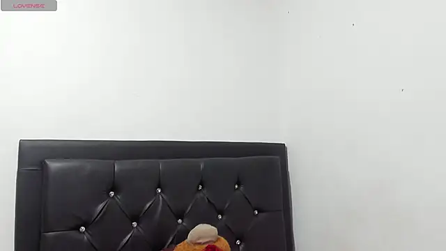 Snapshot of Natassha_brown1 chatting on December 2, 12:38 am Natassha brown1 online show from December 2, 12:38 am