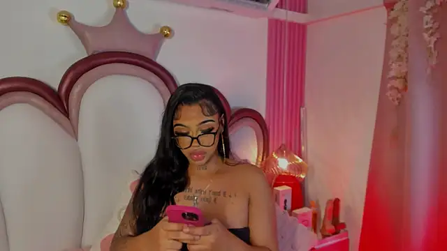 Snapshot of Mia_Jansen chatting on August 6, 1:46 pm Mia Jansen online show from August 6, 1:46 pm