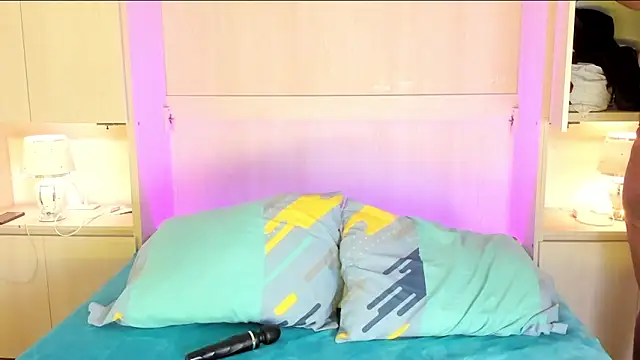 EmilyyStuart online show from February 12, 7:42 pm