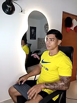 Snapshot of Andrew_wolf7 chatting on October 5, 1:48 am Andrew wolf7 online show from October 5, 1:48 am