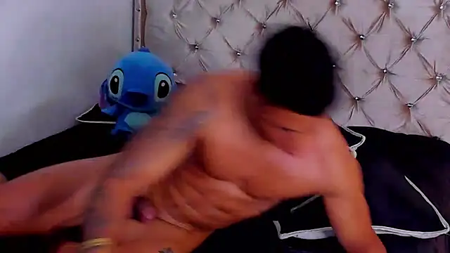 Snapshot of Andrew_wolf7 chatting on November 16, 8:09 am Andrew wolf7 online show from November 16, 8:09 am