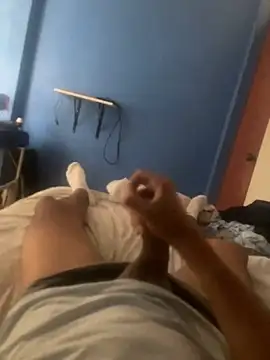 Snapshot of lucca07112 chatting on February 5, 3:20 pm lucca07112 online show from February 5, 3:20 pm